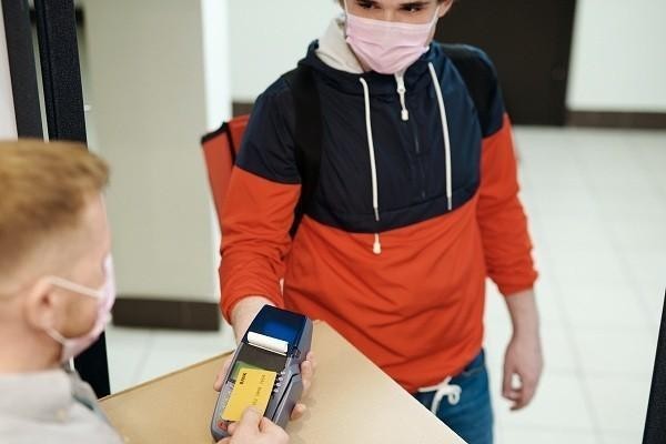 農(nóng)行信用卡逾期違約金可以協(xié)商免除嗎，協(xié)商免除要什么材料