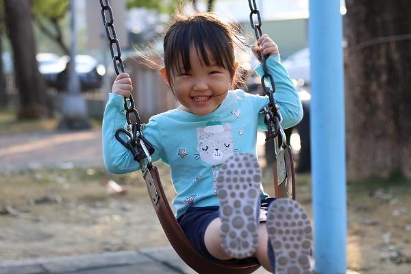 香港買嬰幼兒保險多少錢一年，怎么買呢