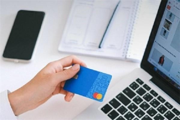欠農(nóng)行信用卡4800逾期有什么影響，怎么協(xié)商延期還