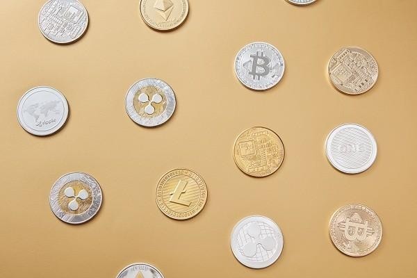 建行信用卡1萬(wàn)逾期三個(gè)月利息怎么協(xié)商減免，會(huì)怎樣