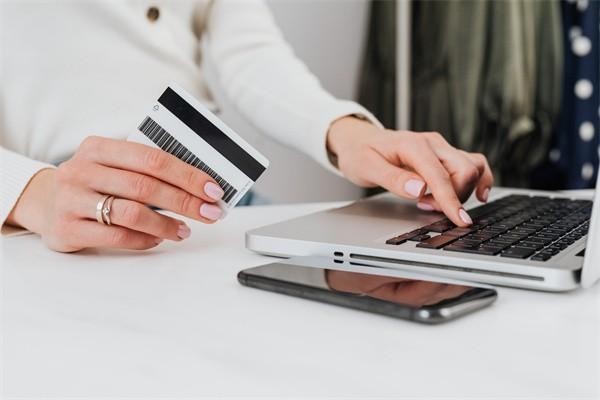 廣發(fā)銀行信用卡逾期幾天可以協(xié)商分期，逾期幾天不上信用