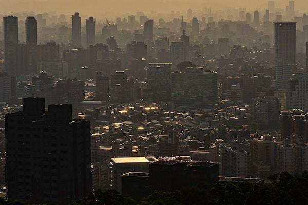 保險(xiǎn)合同中受益人只能是投保人嗎？可以變更嗎？