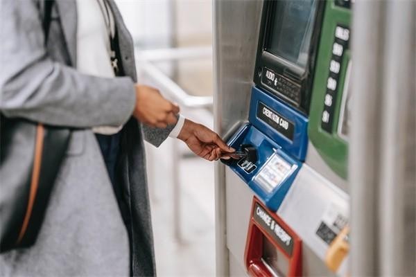 興業(yè)銀行信用卡逾期四天怎么解決，有影響嗎