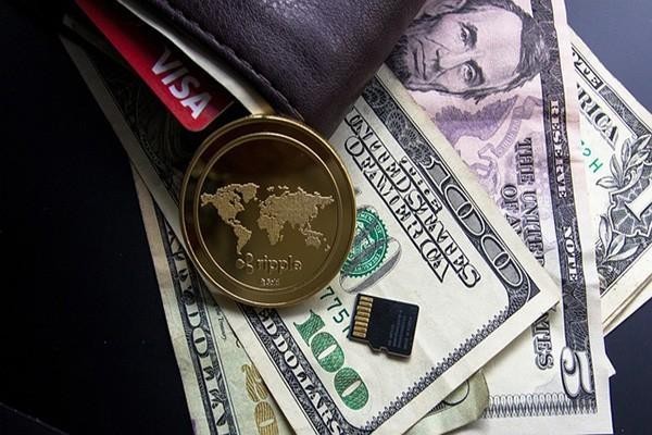 農(nóng)行信用卡的附屬卡收年費(fèi)嗎？最低還款是多少？