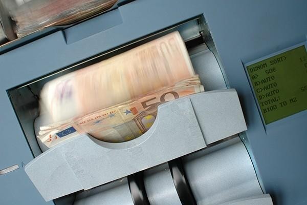 招商銀行信用卡網(wǎng)上申請后要面簽嗎？答案不出意外