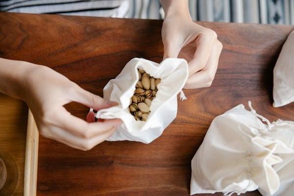 終身重疾險(xiǎn)交滿20年可以退嗎？退保怎么辦理??？