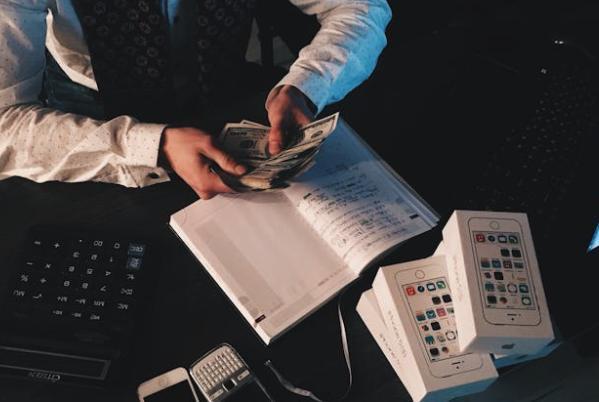 華夏常青樹退保最怕三個(gè)技巧是什么？退保通過什么渠道辦理？