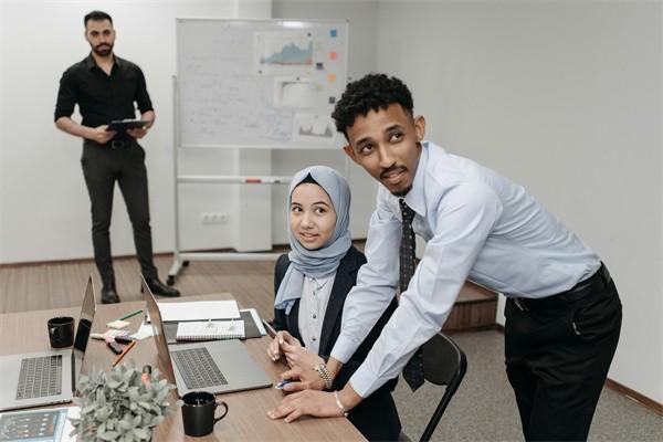 在人壽買的保險(xiǎn)能退么-保險(xiǎn)要退保,這樣做損失更低!